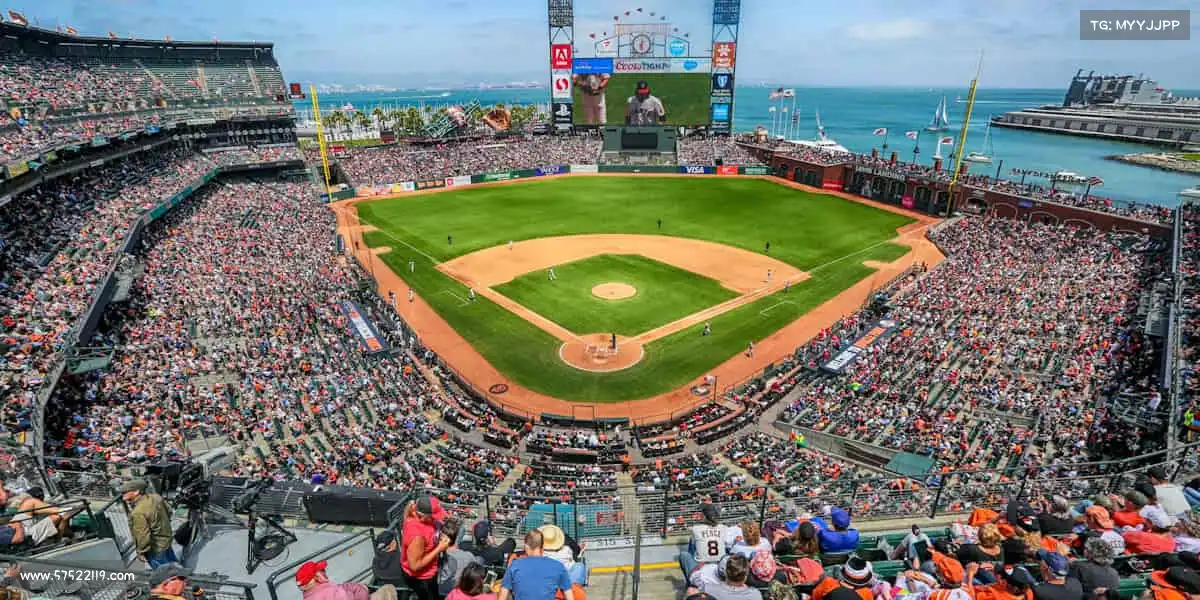 milan米兰🎾网球划过的弧线，是梦想绽放的轨迹 —— 每一拍，都全力以赴！